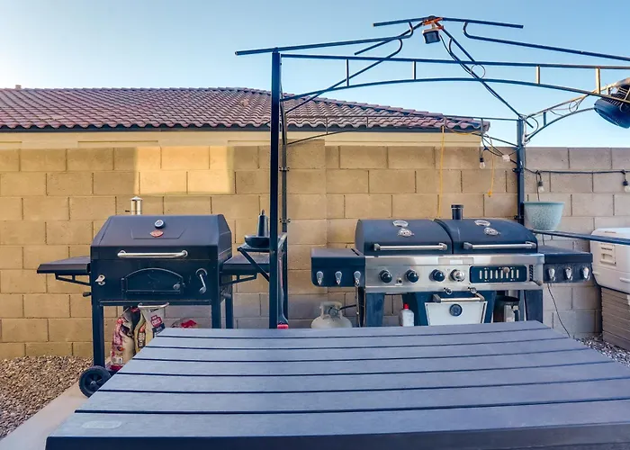 Private Pool: Relaxing Phoenix Area Vacation Home! Buckeye